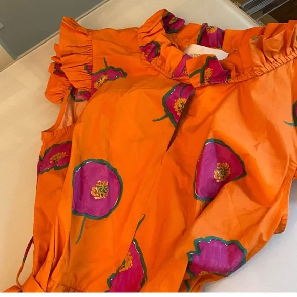 Short and Sassy Dress
Papaveri Arancio in Cotton Popeline
$780 - Picture 2 of 4